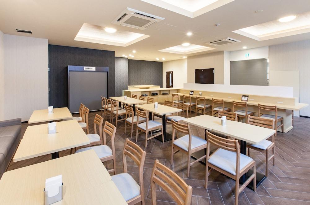 Y'S Hotel Shin Осака Екстериор снимка