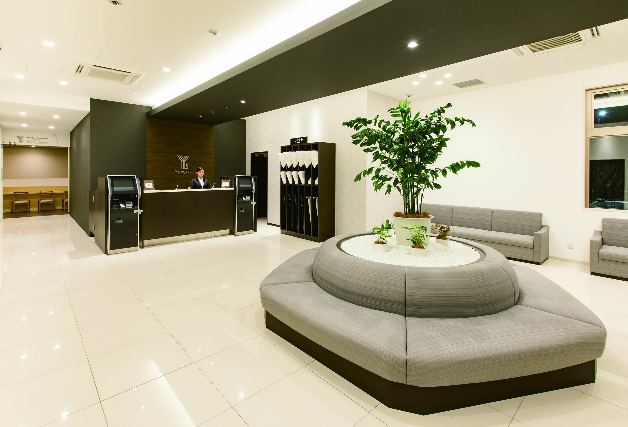 Y'S Hotel Shin Осака Екстериор снимка